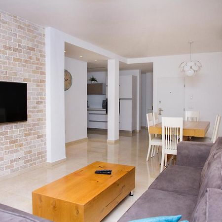 Apartments4You Etsel Bat Yam Exteriör bild