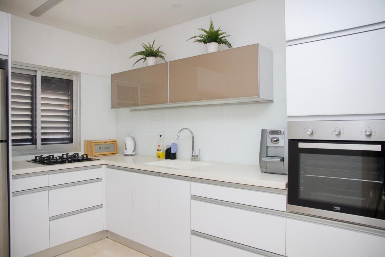 Apartments4You Etsel Bat Yam Exteriör bild
