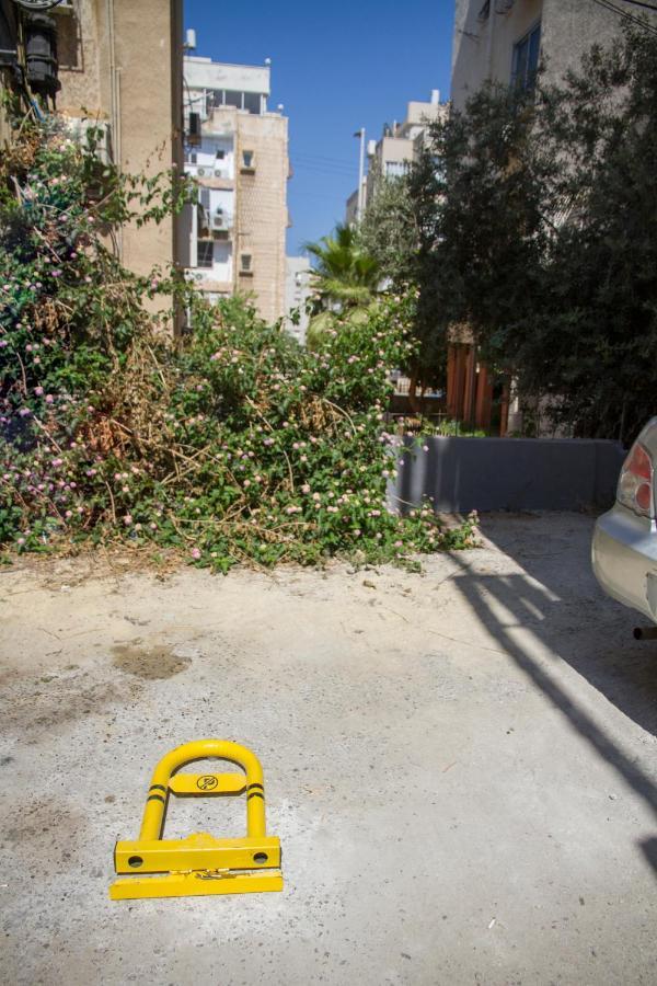Apartments4You Etsel Bat Yam Exteriör bild
