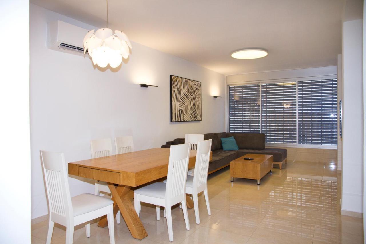 Apartments4You Etsel Bat Yam Exteriör bild