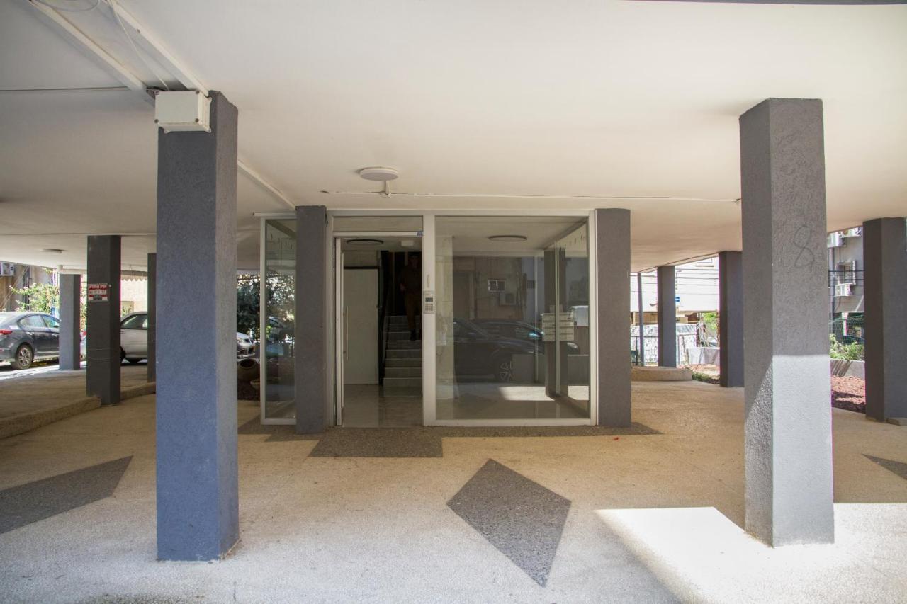 Apartments4You Etsel Bat Yam Exteriör bild