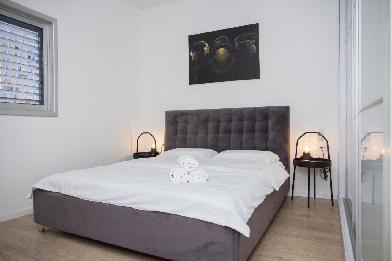 Apartments4You Etsel Bat Yam Exteriör bild