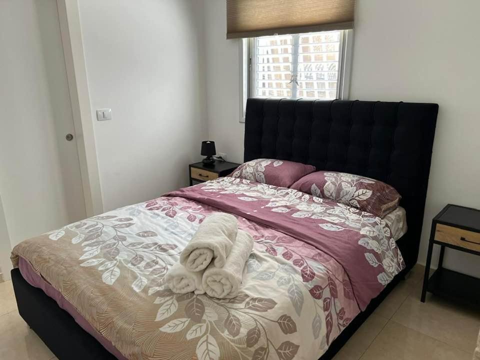 Apartments4You Etsel Bat Yam Exteriör bild