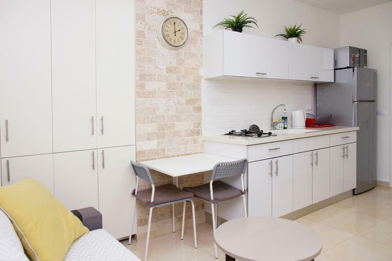 Apartments4You Etsel Bat Yam Exteriör bild
